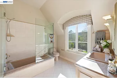 13388 Surrey Ln, Saratoga, CA 95070 - Photo 38