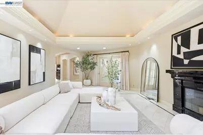13388 Surrey Ln, Saratoga, CA 95070 - Photo 20
