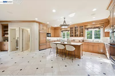 13388 Surrey Ln, Saratoga, CA 95070 - Photo 28