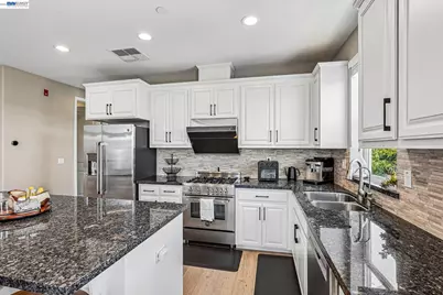 4201 Sunset View Dr, Dublin, CA 94568 - Photo 10