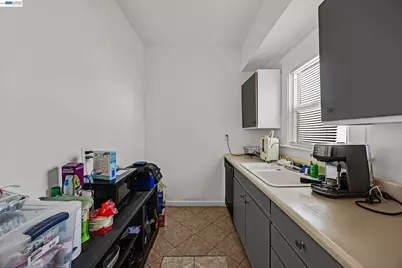 1010 4th St, Antioch, CA 94509 - Photo 16