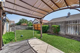 5912 Squire Wells Way, Riverbank, CA 95367 - Photo 24