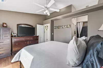 5912 Squire Wells Way, Riverbank, CA 95367 - Photo 18