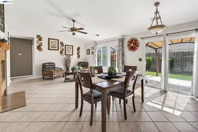 5912 Squire Wells Way, Riverbank, CA 95367 - Photo 12