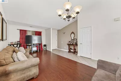 5912 Squire Wells Way, Riverbank, CA 95367 - Photo 6