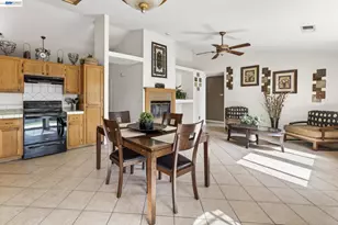 5912 Squire Wells Way, Riverbank, CA 95367 - Photo 8