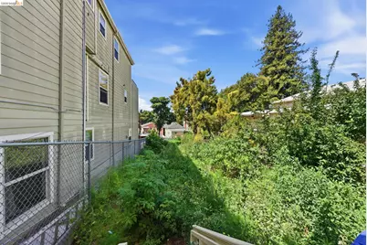 2217 24th St, Oakland, CA 94606 - Photo 36