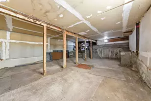 2217 24th St, Oakland, CA 94606 - Photo 32