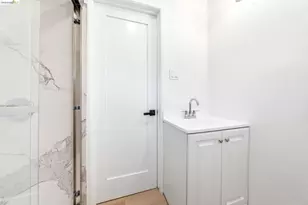 2217 24th St, Oakland, CA 94606 - Photo 24
