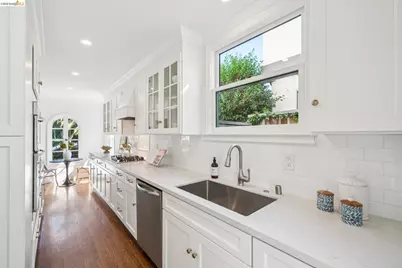 6080 Ocean View Drive, Oakland, CA 94618 - Photo 20