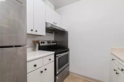 4 Admiral Dr #B430, Emeryville, CA 94608 - Photo 6