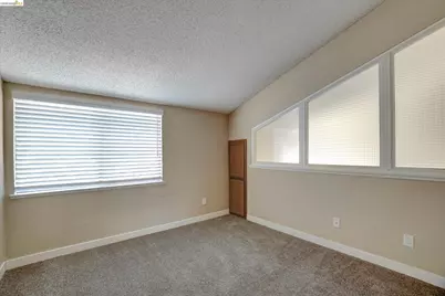 1351 Hood Rd, Sacramento, CA 95825 - Photo 16