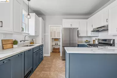 4191 Montgomery St, Oakland, CA 94611 - Photo 8