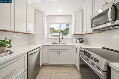 7556 Silvertree Ln #20, Dublin, CA 94568 - Photo 10