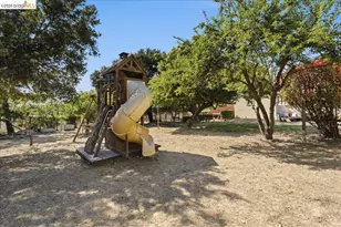 2721 Hidden Ln, Hayward, CA 94541 - Photo 32
