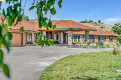 5885 Bruce Dr, Danville, CA 94506 - Photo 1