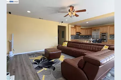 726 Escuela Dr, Mountain House, CA 95391 - Photo 8