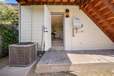 5765 Manila Ave, Oakland, CA 94618 - Photo 38
