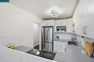 700 Suntree Ln, Pleasant Hill, CA 94523 - Photo 12