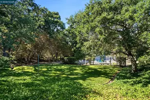 700 Suntree Ln, Pleasant Hill, CA 94523 - Photo 40