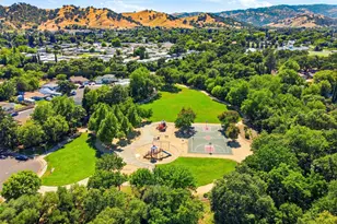 224 Amherst Ct, Vacaville, CA 95687 - Photo 36