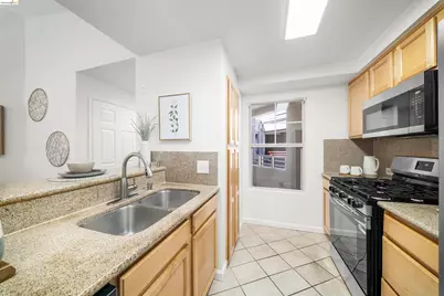 280 Caldecott #321, Oakland, CA 94618 - Photo 6