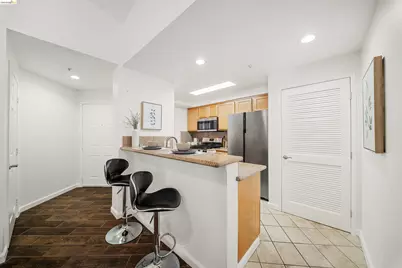 280 Caldecott #321, Oakland, CA 94618 - Photo 4