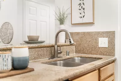 280 Caldecott #321, Oakland, CA 94618 - Photo 8