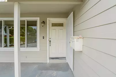2465 Mountain View Dr, Concord, CA 94520 - Photo 4