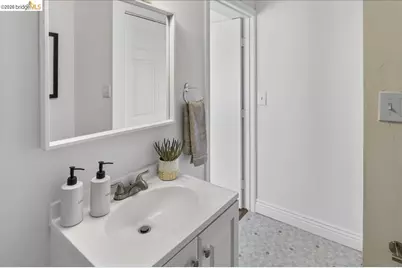 4030 Lusk St, Oakland, CA 94608 - Photo 20