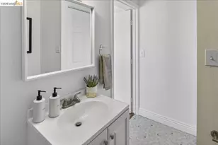 4030 Lusk St, Oakland, CA 94608 - Photo 20