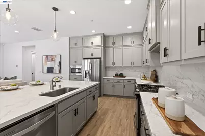 4047 St Helena Way, Dublin, CA 94568 - Photo 14