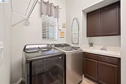 2466 Yosemite Way, Discovery Bay, CA 94505 - Photo 20