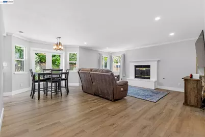 9111 Piccadilly Circle, Windsor, CA 95492 - Photo 12