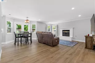 9111 Piccadilly Cir, Windsor, CA 95492 - Photo 12