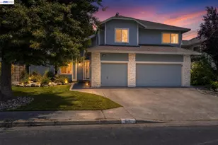 9111 Piccadilly Cir, Windsor, CA 95492 - Photo 2