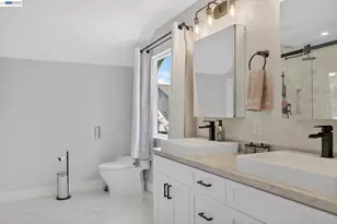 9111 Piccadilly Cir, Windsor, CA 95492 - Photo 24