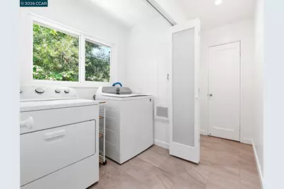 5828 Moraga Ave, Oakland, CA 94611 - Photo 24