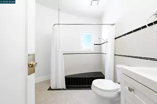 5828 Moraga Ave, Oakland, CA 94611 - Photo 46