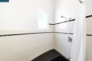 5828 Moraga Ave, Oakland, CA 94611 - Photo 48