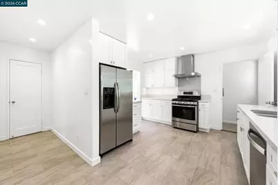 5828 Moraga Ave, Oakland, CA 94611 - Photo 18
