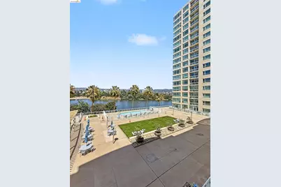 1 Lakeside Dr #411, Oakland, CA 94612 - Photo 18