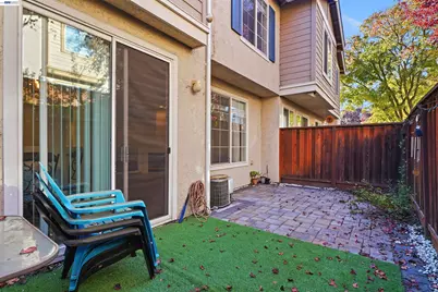 10856 Glengarry Lane, Dublin, CA 94568 - Photo 18