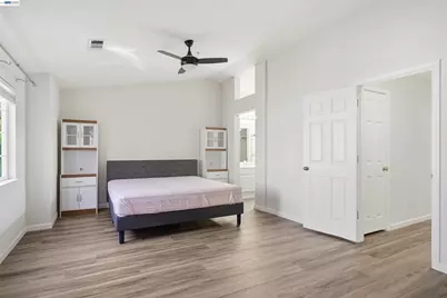 10856 Glengarry Lane, Dublin, CA 94568 - Photo 12