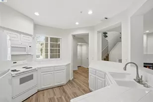 10856 Glengarry Ln, Dublin, CA 94568 - Photo 8