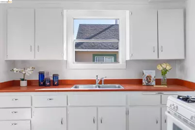 1328 89th Ave, Oakland, CA 94621 - Photo 16