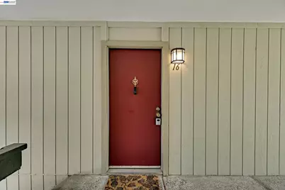 1070 Mercedes Ave #16, Los Altos, CA 94022 - Photo 2