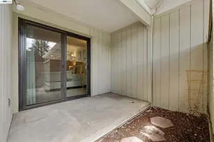 1070 Mercedes Ave, Los Altos, CA 94022 - Photo 30