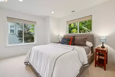 6153 Girvin Dr, Oakland, CA 94611 - Photo 30
