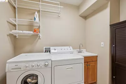 6153 Girvin Dr, Oakland, CA 94611 - Photo 60